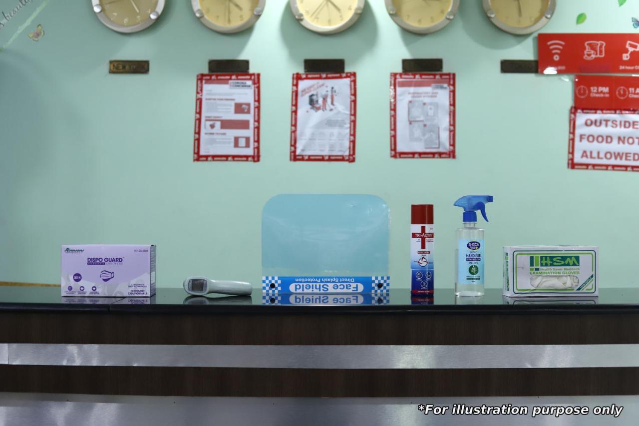 Oyo 44361 Shri Lajjaram Ashram Hotel วรินดาวัน ภายนอก รูปภาพ